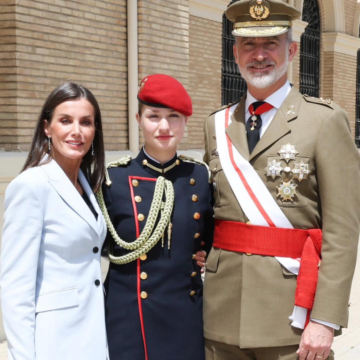 La reina Letizia, la princesa Leonor y el rey Felipe VI, en Zaragoza./limited pictures