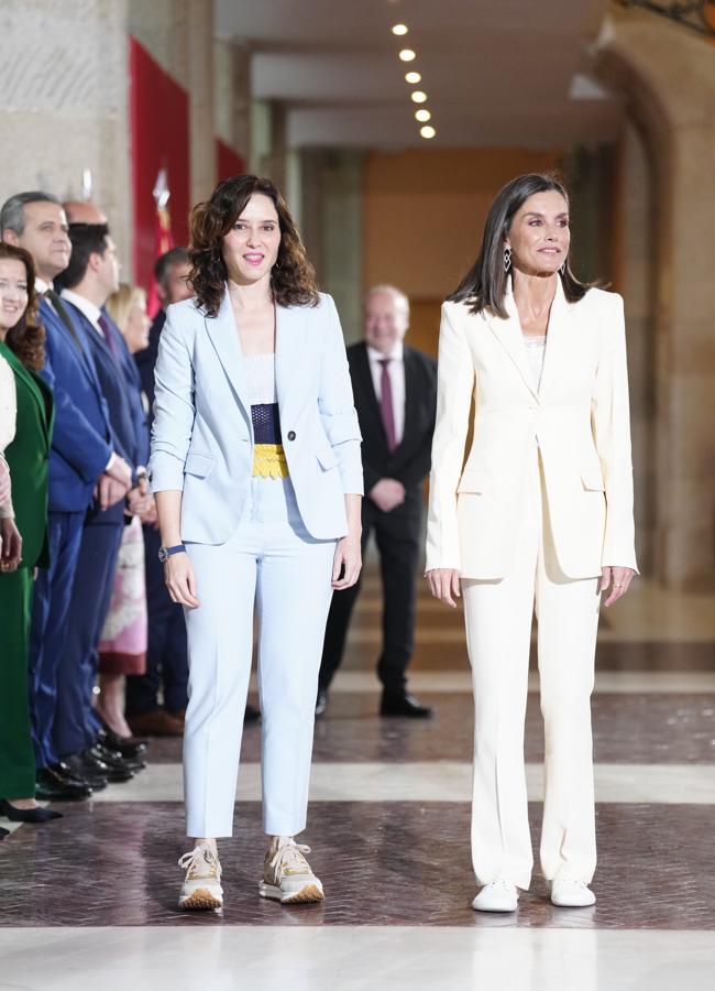 Díaz Ayuso y la reina Letizia, con looks muy similares LIMITED PICTURES