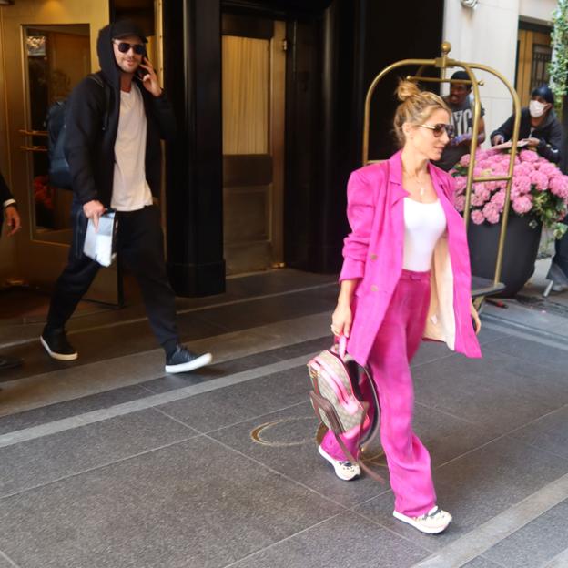 Elsa Pataky con unas zapatillas de Gioseppo.