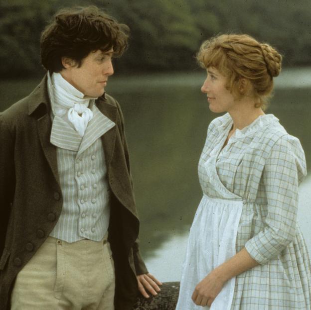 Hugh Grant y Emma Thompson en un fotograma de Sentido y Sensibilidad.