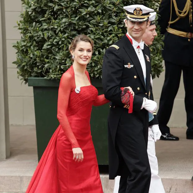 Letizia reino en Copenhague con este polemico vestido rojo hace 20 anos Mujer Hoy