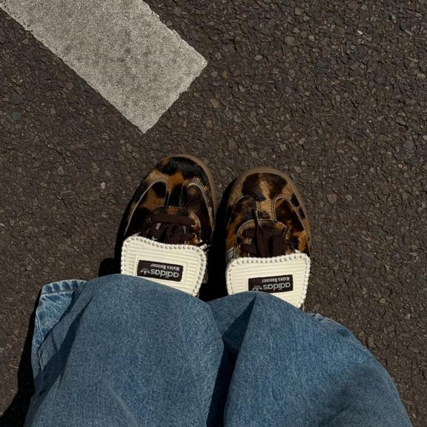 Si aún no te has sumado al leopardo, lo harás con estas míticas zapatillas deportivas