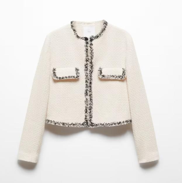 Chaqueta tweed en blanco de Mango