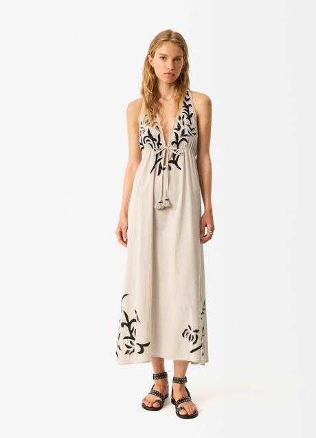 Vestido con bordados de Parfois (35,99 euros)