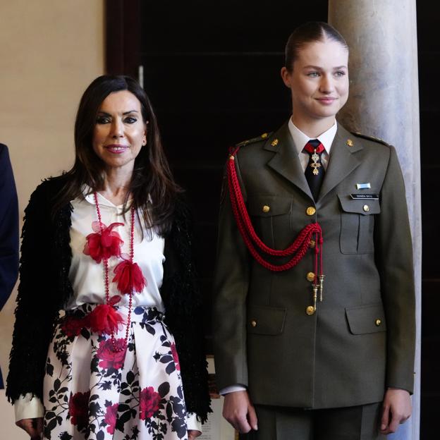 El look de princesa de Marta Fernández, presidenta de las Cortes de Aragón, en la entrega de medallas a Leonor