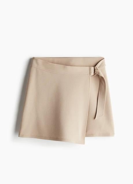 Mini falda cruzada de H&M (15,99 euros)