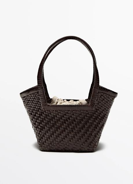 Bolso trenzado de Massimo Dutti (149 euros)