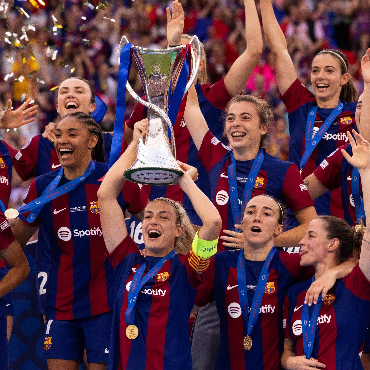 El poder del fútbol femenino: una noche mágica en la final de la Champions  League en Bilbao | Mujer Hoy