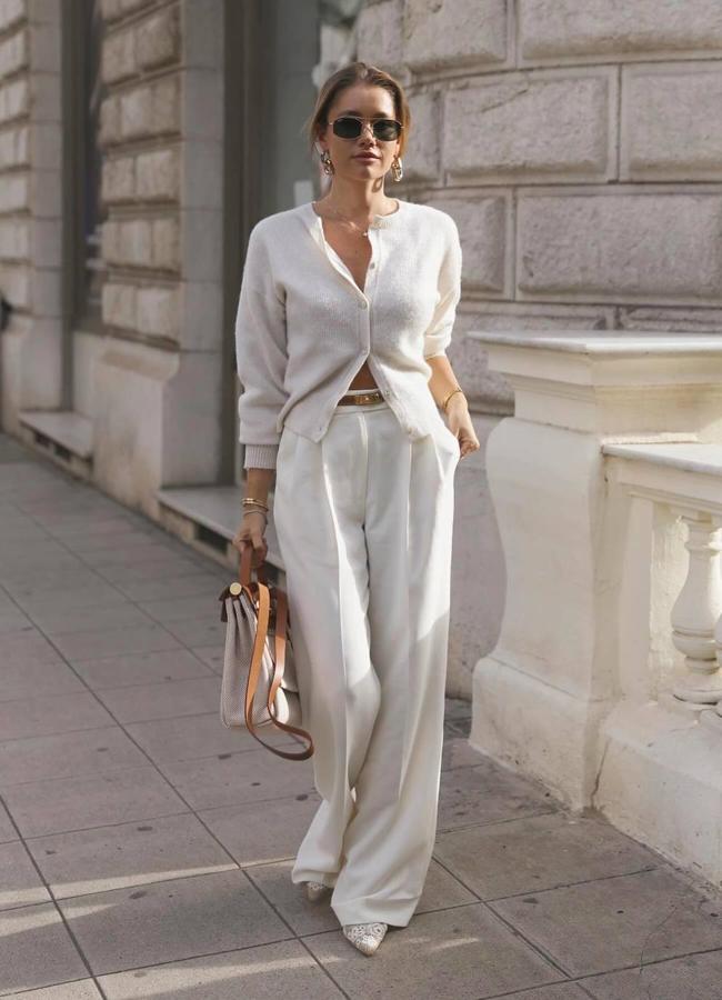 Looks minimalistas con basicos que copiaras a las mujeres clasicas en verano Mujer Hoy