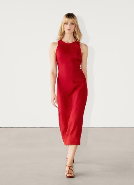 Vestido rojo de Massimo Dutti (79,99 euros)