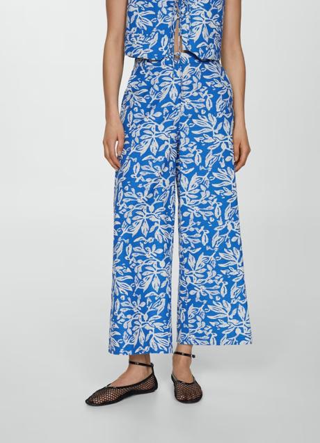 Pantalón estampado de Mango (25,99 euros)