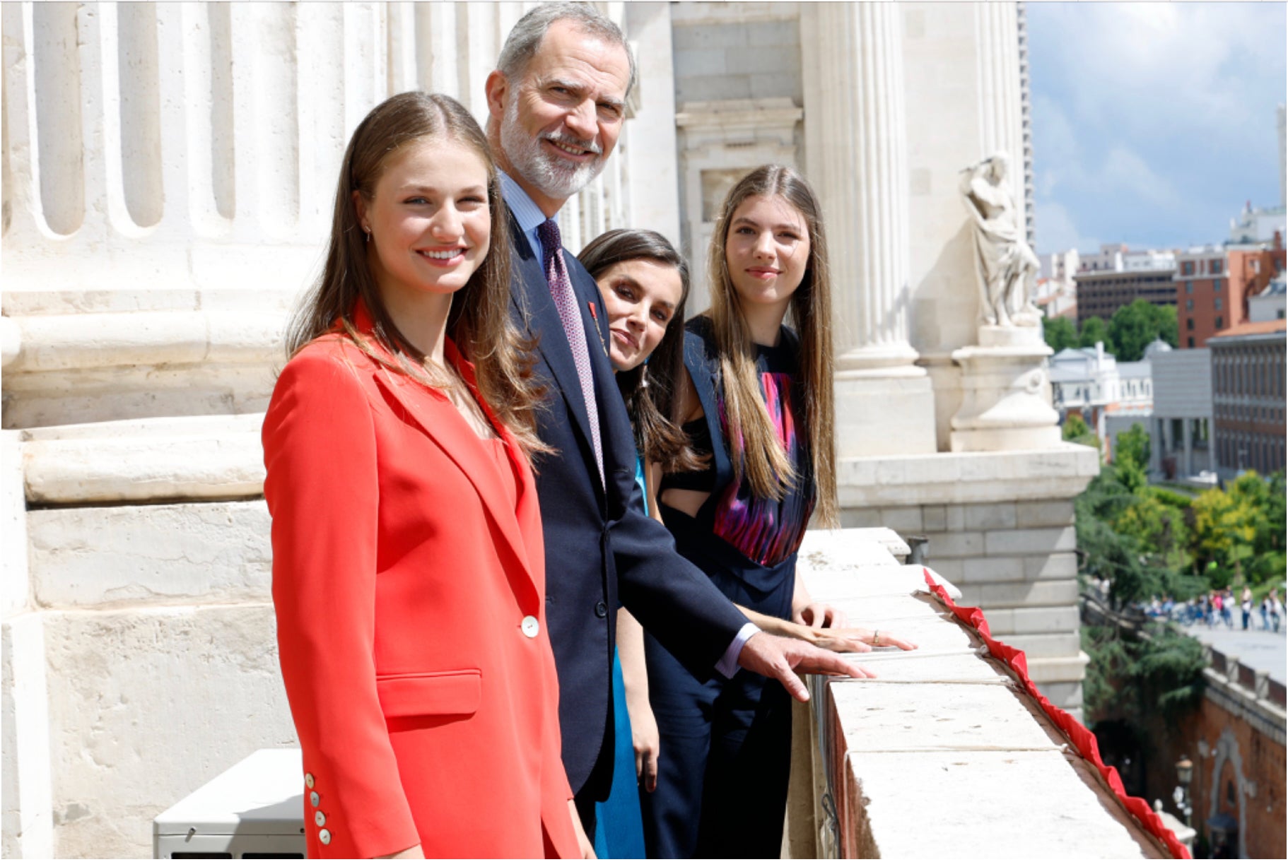 Lo que no se vio de Letizia en el aniversario de la proclamación: las órdenes de la reina, la emoción de Felipe y el despiste de Sofía y Leonor