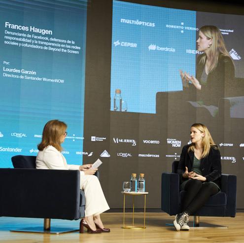 Frances Haugen, entrevistada por Lourdes Garzón en Santander WomenNOW.