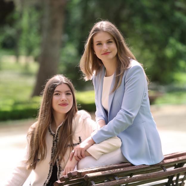 La princesa Leonor y la infanta Sofía en una imagen oficial reciente. 