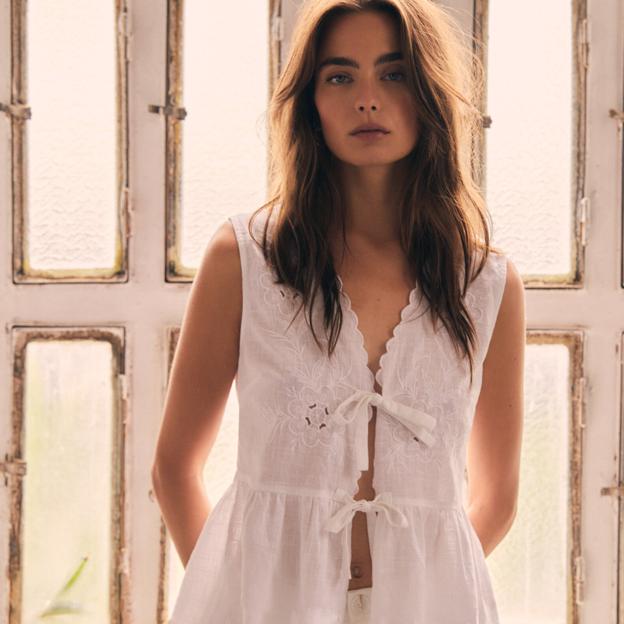 Las novedades de verano de Stradivarius: vestidos estampados y blusas fresquitas para los días calurosos