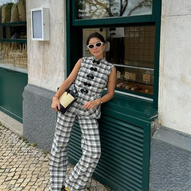 Una influencer con bolso capzado de Paris/64.