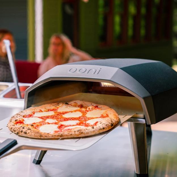 El horno de pizza portátil Ooni Koda 12, 399 euros en Amazon.