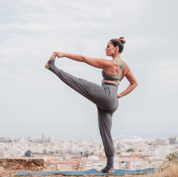 Sólo hace falta 10 minutos al día para notar los beneficios del yoga. 