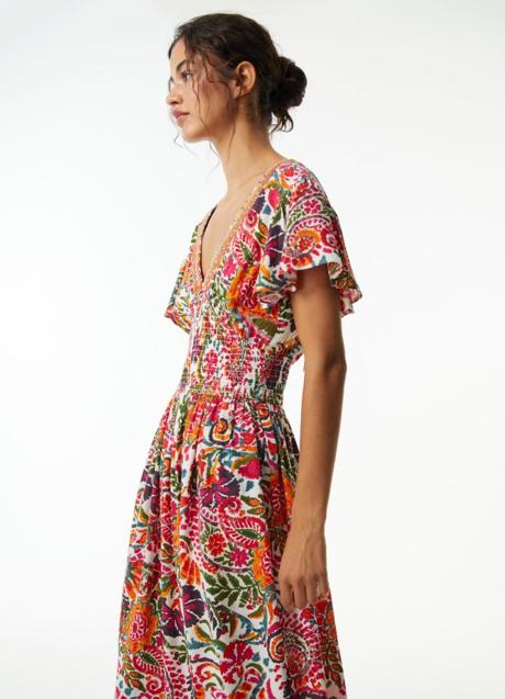 Vestido midi estampado de Sfera (25,99 euros)