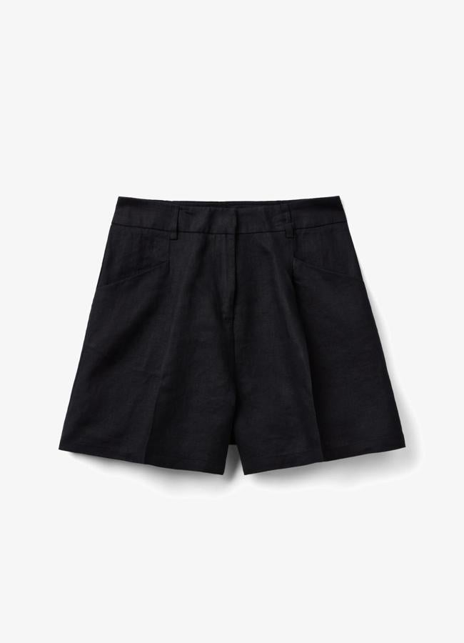 Bermudas negras de Benetton, 49,95 euros.