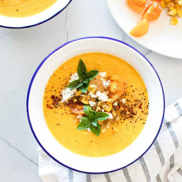 El gazpacho es el plato favorito del verano. 