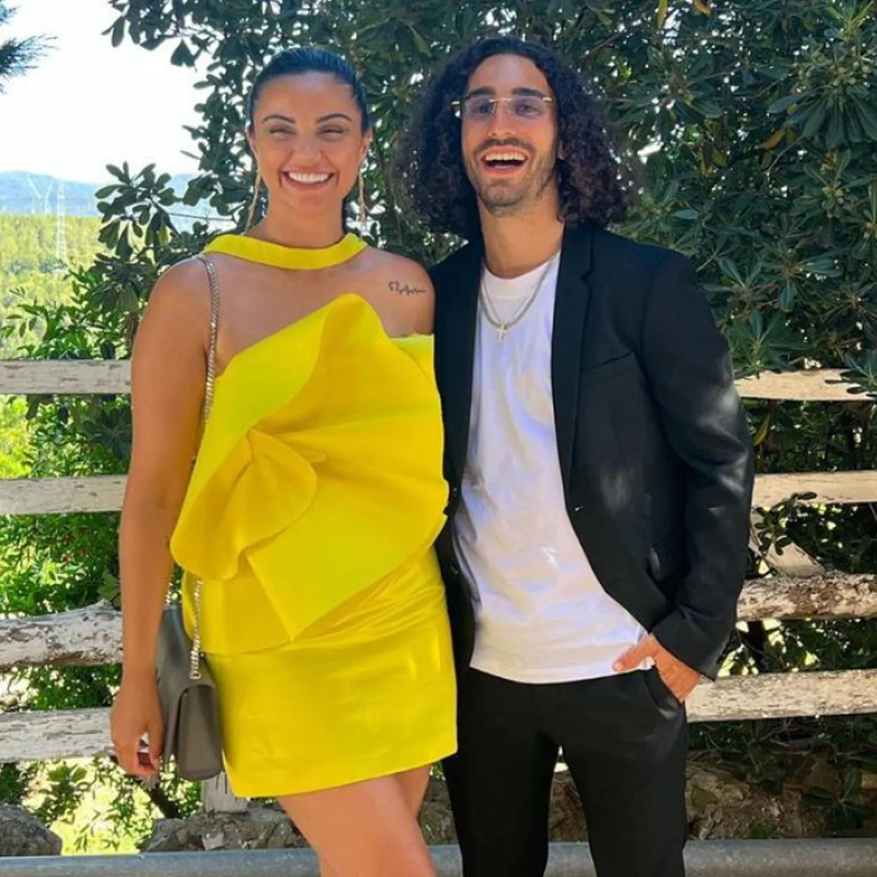 Marc Cucurella, con su pareja Claudia Rodríguez. 