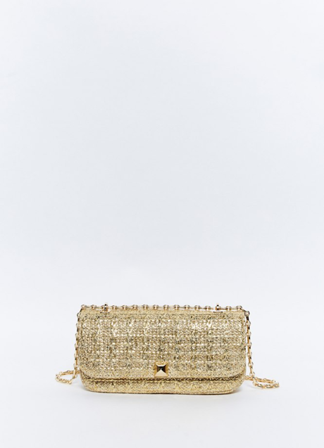 Bolso dorado de rafia de Sfera (15,99 euros)