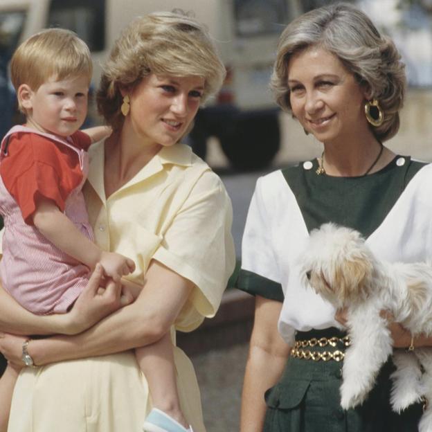 La reina Sofía y Diana de Gales, en Palma de Mallorca. 