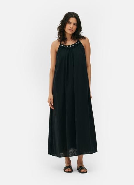 Vestido negro de Primark (220euros)