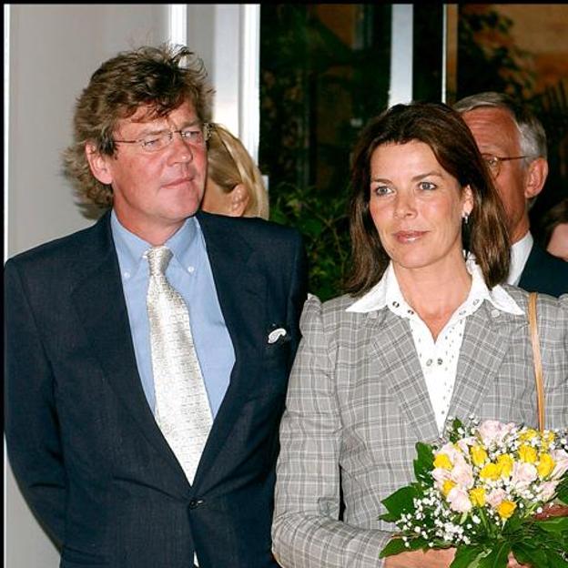 Ernesto de Hannover y la princesa Carolina de Mónaco durante su matrimonio. 