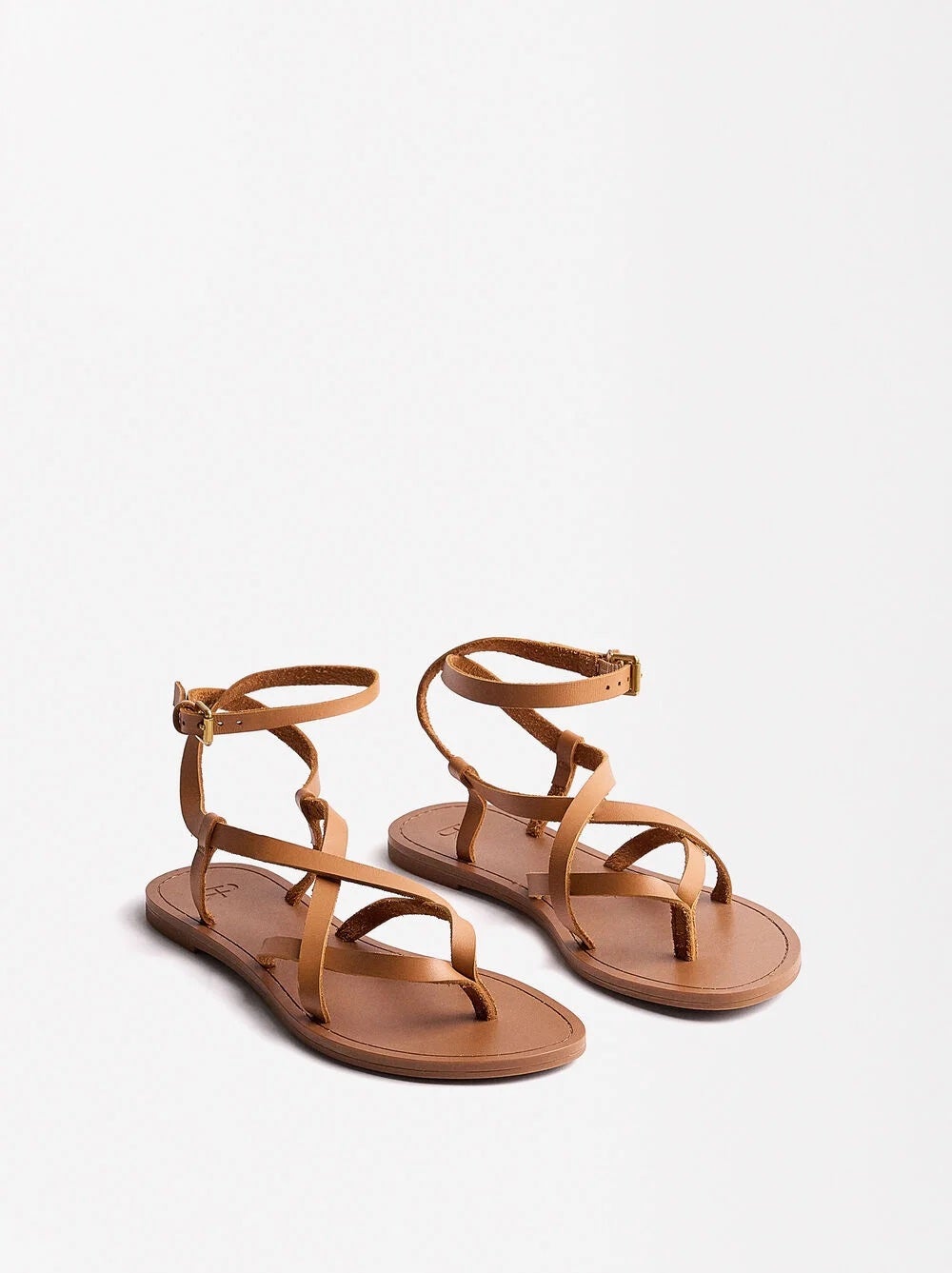 Sandalias planas de Parfois (29,99 euros)