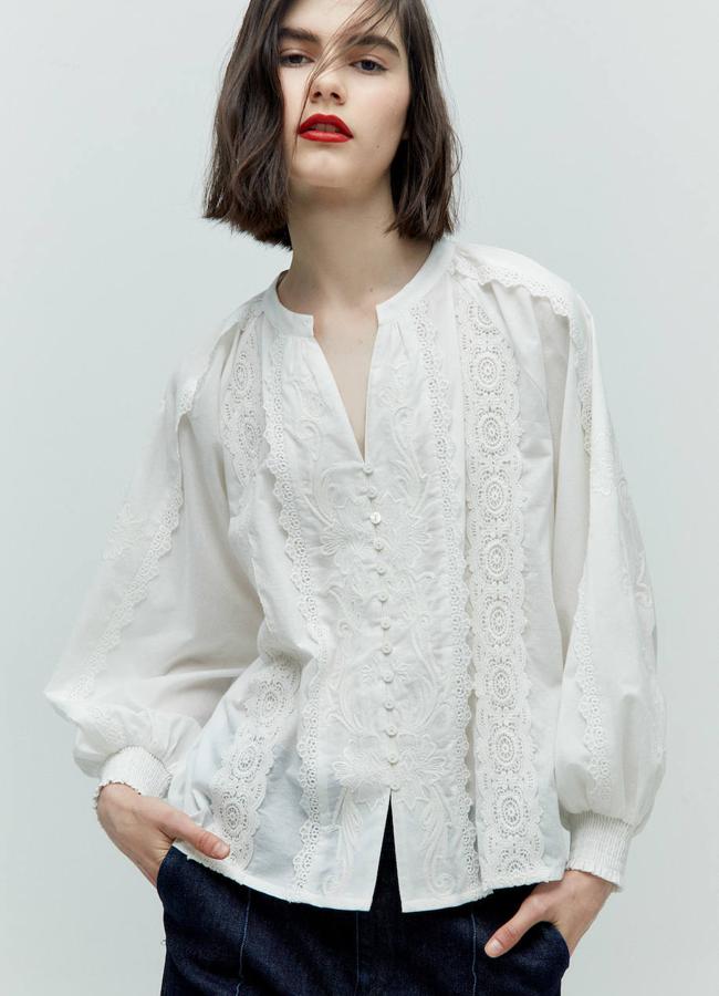 Blusa ancha blanca bordada