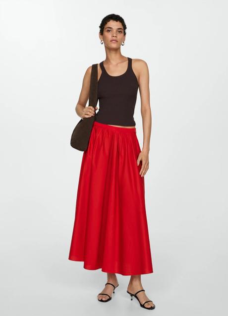 Falda roja de Mango (39,99 euros)