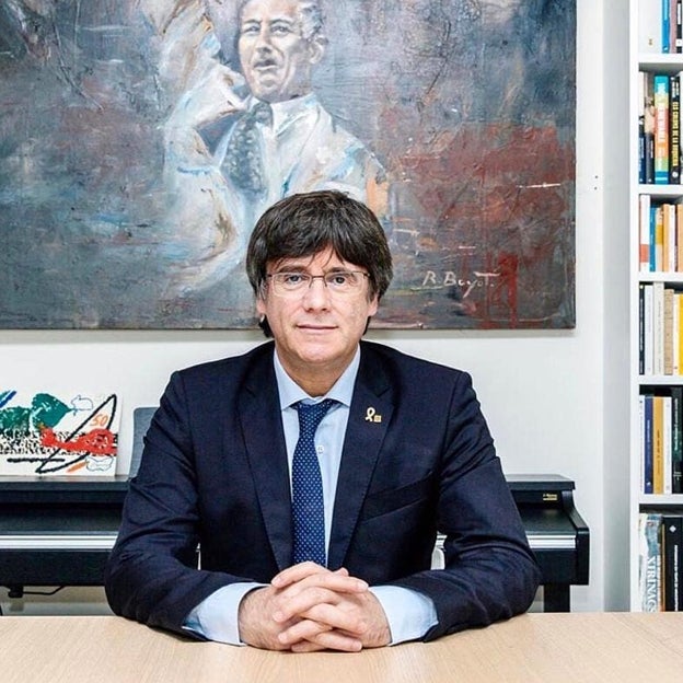 Puigdemont en su casa de Waterloo. 