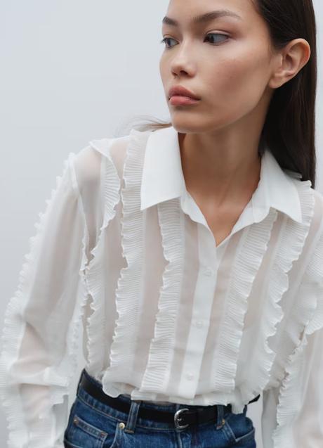 Camisa blanca de H&M (59,99 euros)