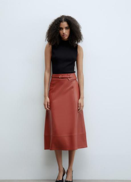 Falda midi de Sfera (29,99 euros)