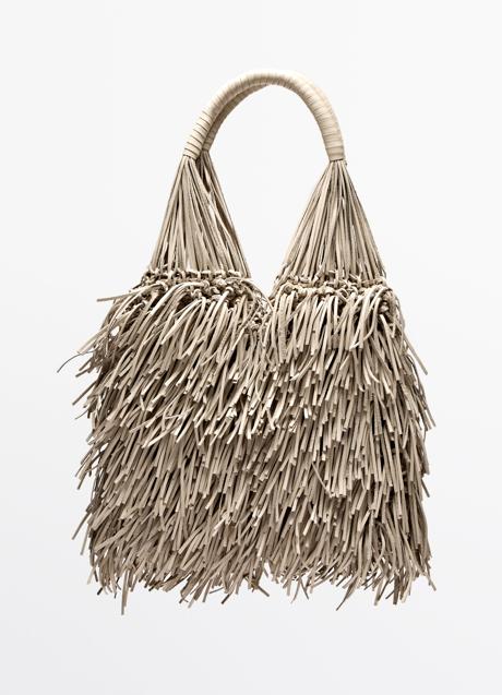 Bolso de piel de Massimo Dutti (299 euros)