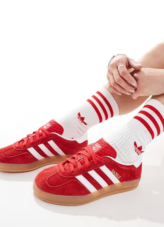 Zapatillas deportivas casual rojas con suela de goma