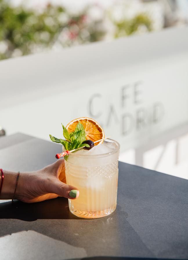 Uno de los cócteles de la legendaria coctelería valenciana Café Madrid. / DR