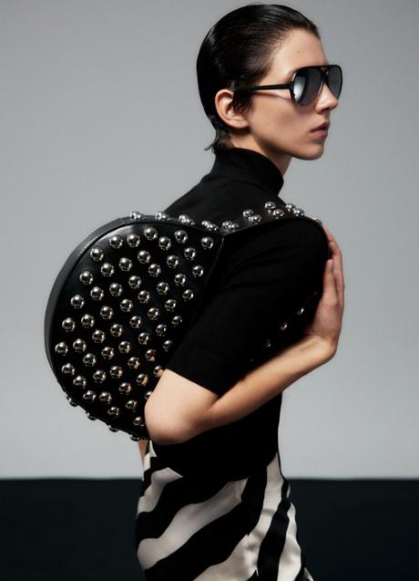 Bolso negro de Sfera (39,99 euros)