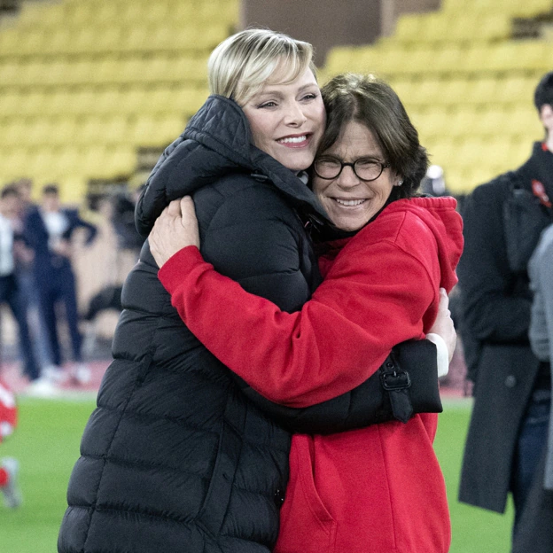 La buena sintonía de Charlène y Estefanía queda patente cada vez que coinciden en un acto. 