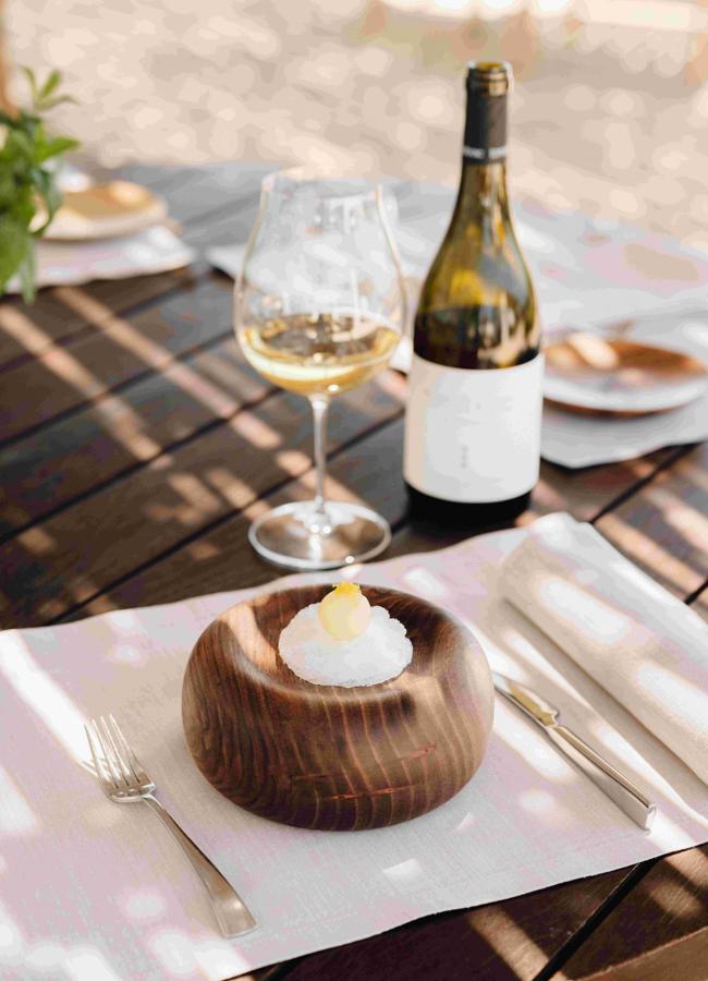 Restaurante Torralbenc, en el mismo hotel en Menorca, con vinos de su propia bodega.