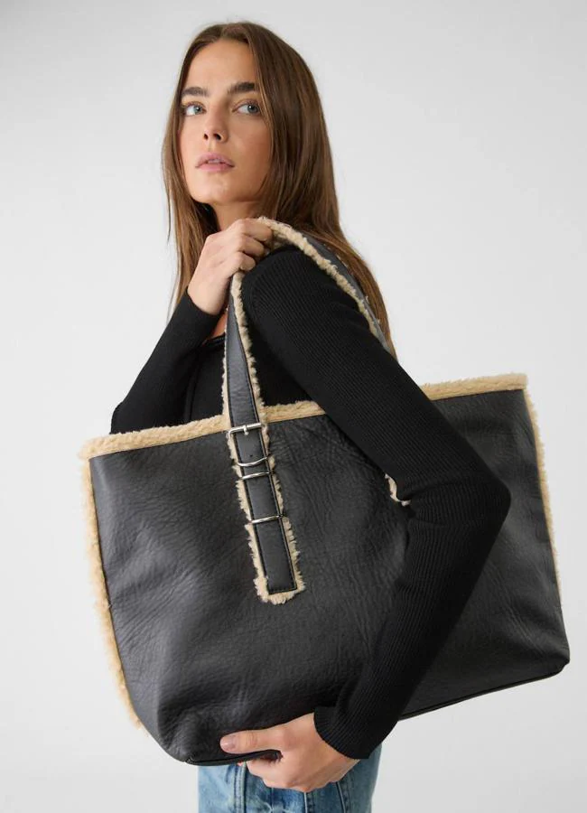 Bolso shopper con forro efecto pelo