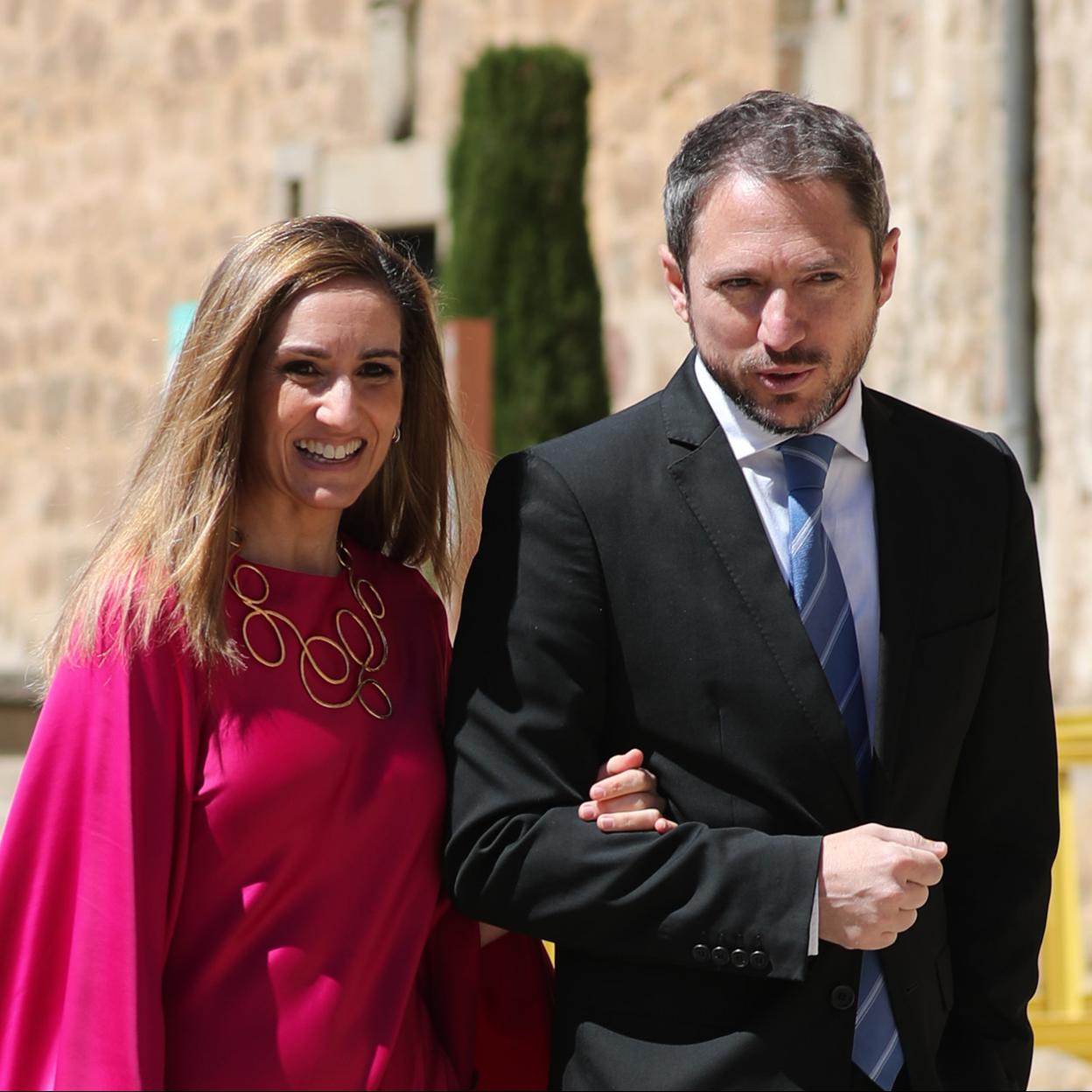 Alejandra Martos, en una boda junto a su hermano Manuel, exmarido de Amelia Bono./GTRES.