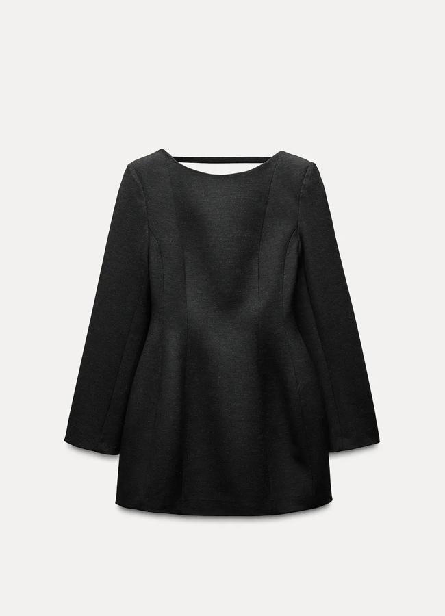 Vestido con silueta A de Zara, 49,95 euros.