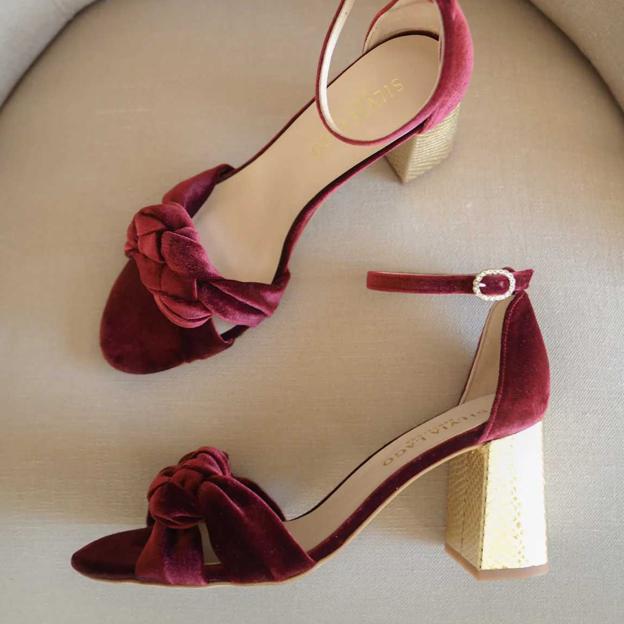 Beatrice 7 burgundy (395€)