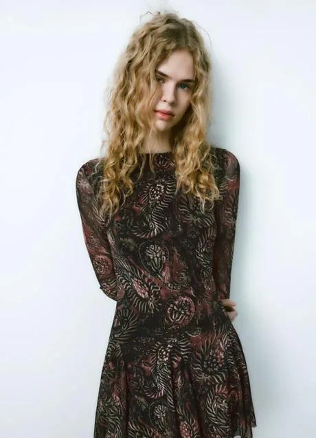 Vestido corto de Zara (22,95 euros)