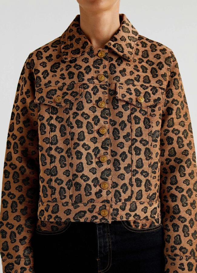 Chaqueta con estampado de leopardo de Scalpers.