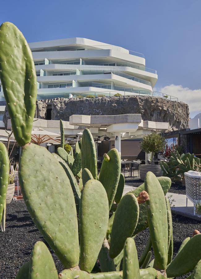 Vista exterior del Royal Hideaway Corales, cuyo edificio rinde homenaje al mar. / Manuel Yllera