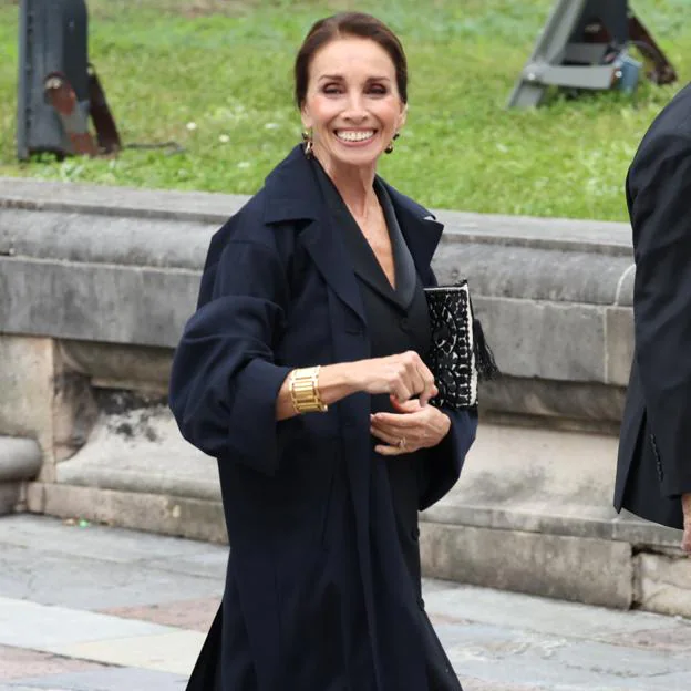 Ana Belén en la entrada a los Premios Princesa de Asturias